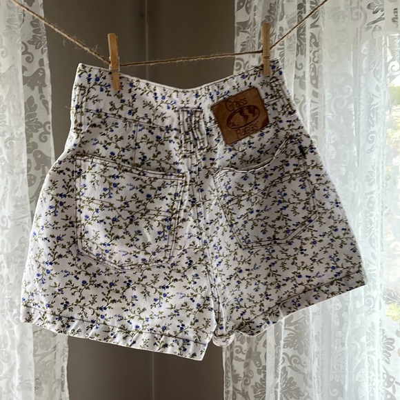 White Denim Floral Shorts - Picture 4 of 4